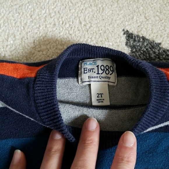 Sweaters- - Picture 3 of 3